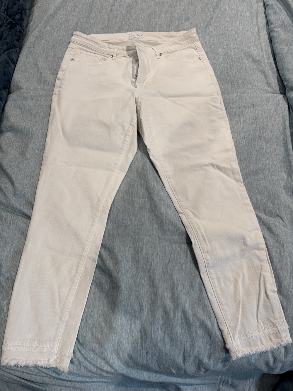 LOFT Size 31 Womens White Slim Straight Jeans with fringe detail